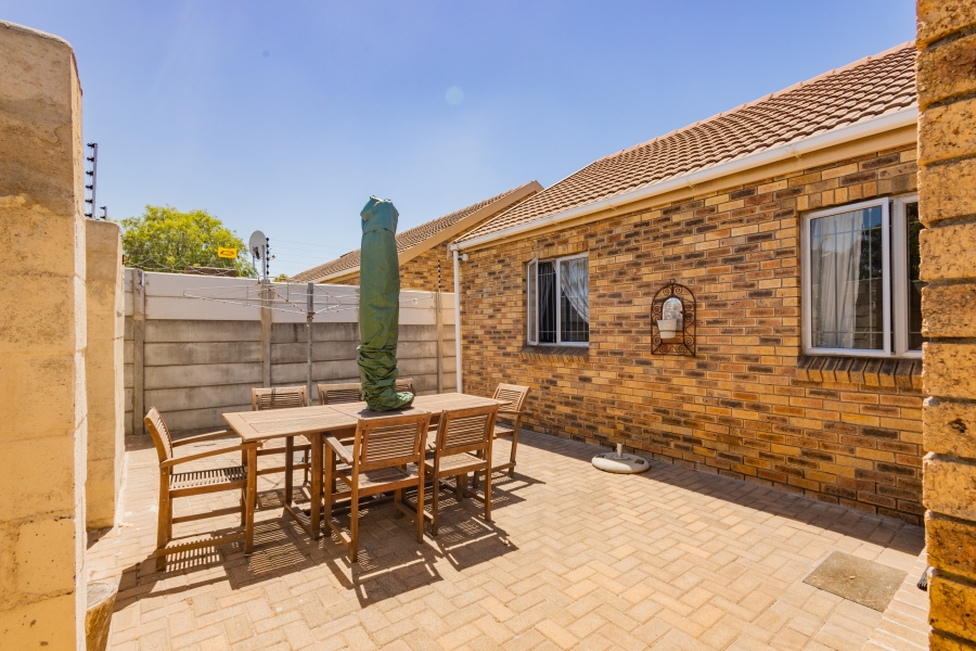 3 Bedroom Property for Sale in Amandelsig Western Cape